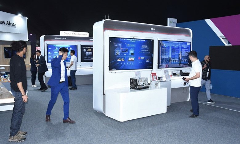 White demonstration units in the Digital Infrastructure zone of the Huawei stand